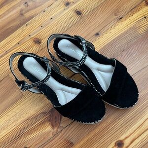 Softwaves NWOT Black and White Sandals